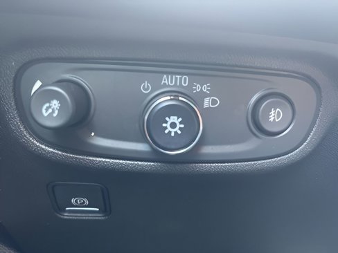 Used 2023 GMC Terrain SLT image 24