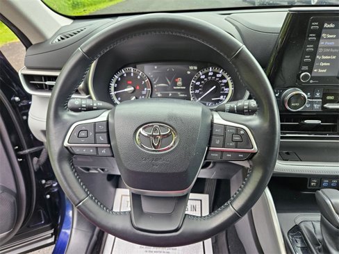 Used 2022 Toyota Highlander XLE image 9