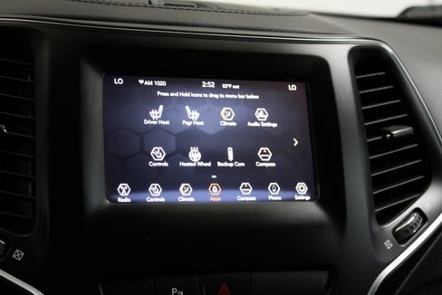 Used 2020 Jeep Cherokee Latitude Plus w/ Comfort/Convenience Group image 16