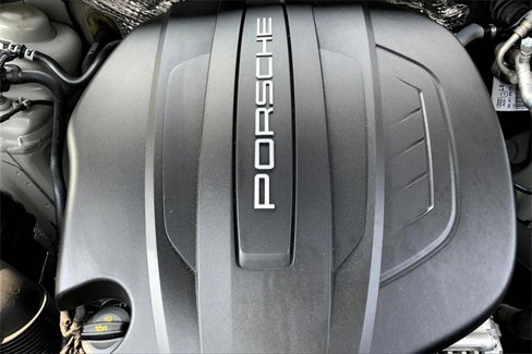 Certified 2020 Porsche Macan image 47