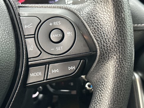 Used 2019 Toyota RAV4 LE image 14