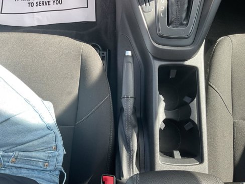 Used 2018 Ford Focus SE image 19