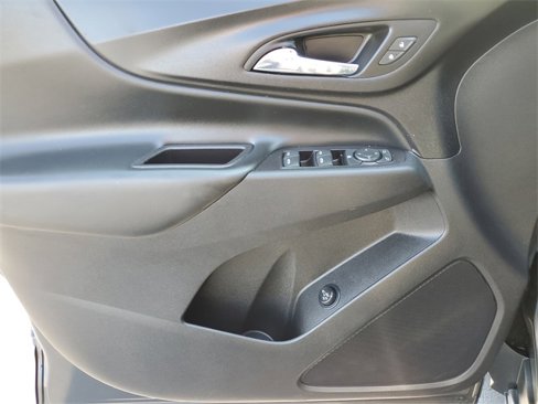 Used 2021 Chevrolet Equinox LT image 23