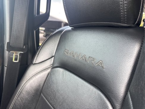 Used 2018 Jeep Wrangler Unlimited Sahara image 11
