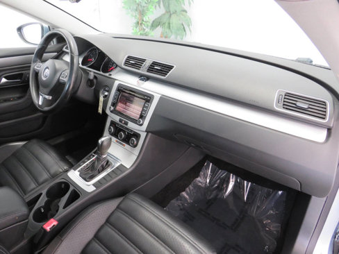 Used 2012 Volkswagen CC R-Line image 9