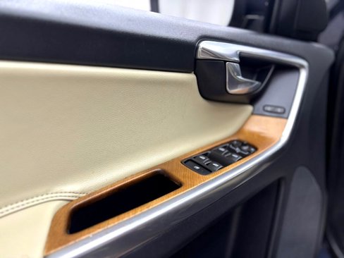 Used 2017 Volvo XC60 T5 Inscription w/ Preferred Option Package image 19