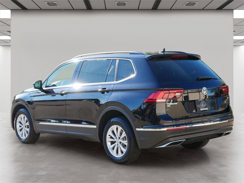 Used 2018 Volkswagen Tiguan SE w/ Panoramic Sunroof Package image 4