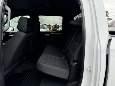 Used 2024 GMC Sierra 1500 SLE image 9