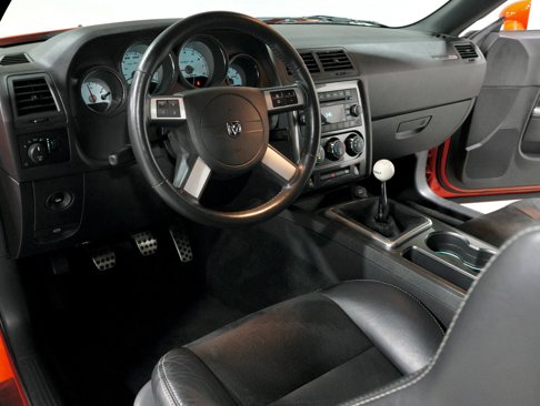 Used 2009 Dodge Challenger SRT8 image 3