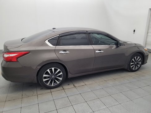 Used 2016 Nissan Altima 2.5 SV image 10
