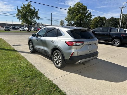 Used 2022 Ford Escape Titanium image 3
