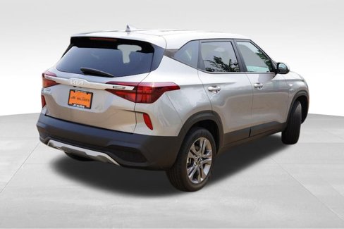 Certified 2023 Kia Seltos LX image 6