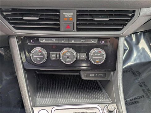 Used 2020 Volkswagen Jetta R-Line image 13