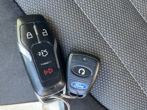 Used 2016 Ford Edge SE image 38