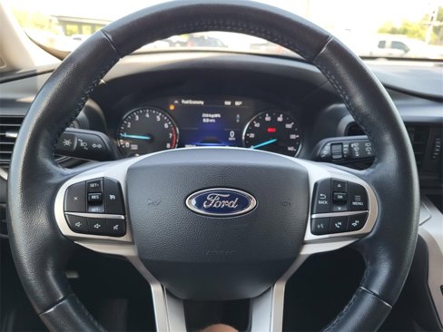 Used 2022 Ford Explorer XLT image 20