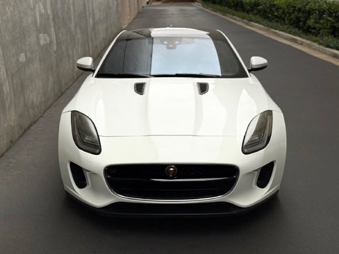 Used 2018 Jaguar F-TYPE Coupe image 3