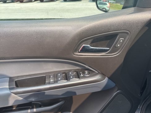 Used 2016 Chevrolet Colorado Z71 image 17