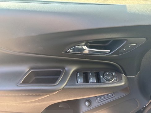 Used 2021 Chevrolet Equinox Premier w/ Redline Edition image 10