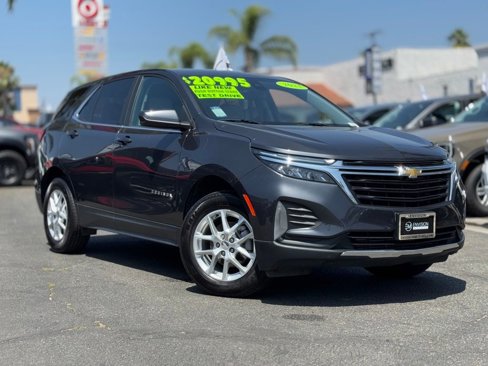 Used 2023 Chevrolet Equinox LT image 2