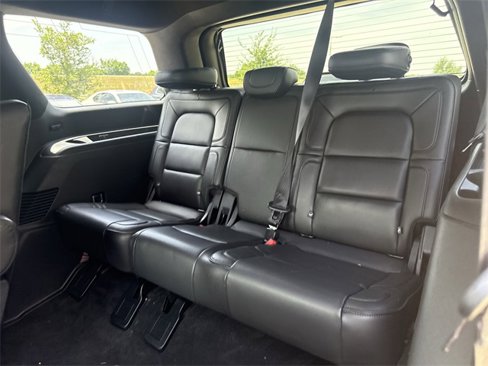 Used 2018 Lincoln Navigator Select image 28