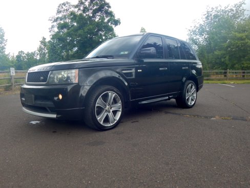 Used 2011 Land Rover Range Rover Sport HSE image 10