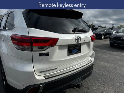 Used 2017 Toyota Highlander Limited Platinum image 15