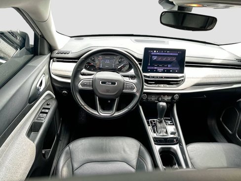 Used 2022 Jeep Compass Latitude image 24