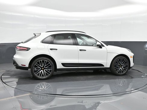 Used 2025 Porsche Macan Turbo image 10