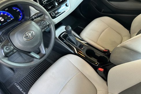 Used 2021 Toyota Corolla LE image 10