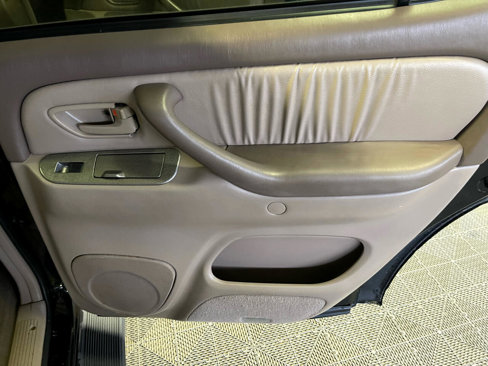 Used 2001 Toyota Sequoia Limited image 16