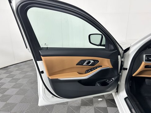 Used 2024 BMW 330e image 20