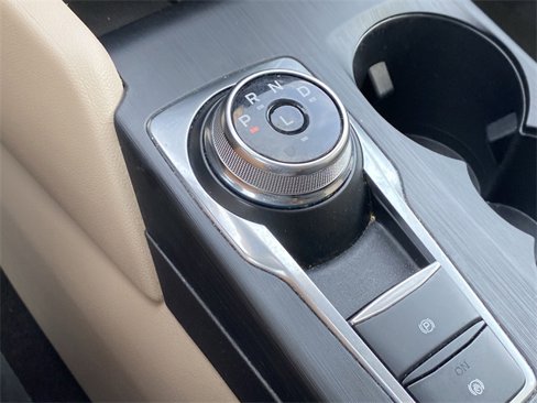 Used 2022 Ford Escape SE w/ SE Sport Appearance Package image 18