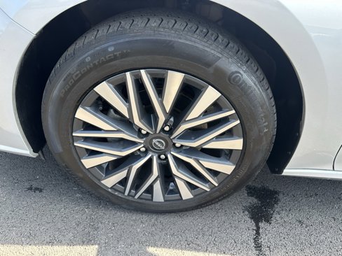 Used 2024 Nissan Altima 2.5 SV image 23