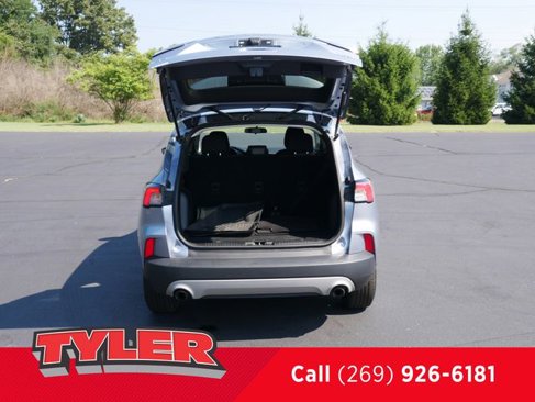 Used 2022 Ford Escape SE w/ Cold Weather Package image 17