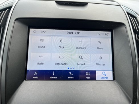 Certified 2020 Ford Edge SE image 17