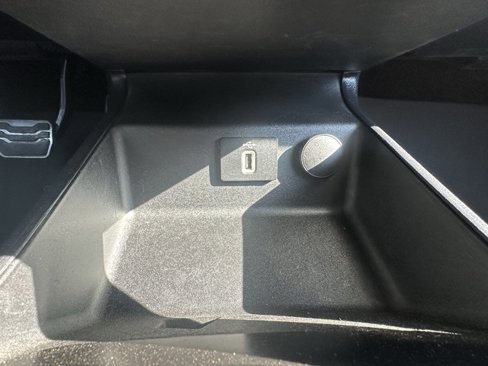 Used 2018 Ford Fusion Titanium image 16