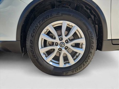 Used 2020 Nissan Rogue SV image 23