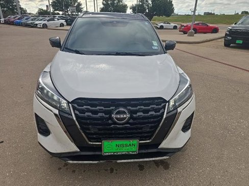 Certified 2024 Nissan Kicks SR w/ SR Premium Package image 8