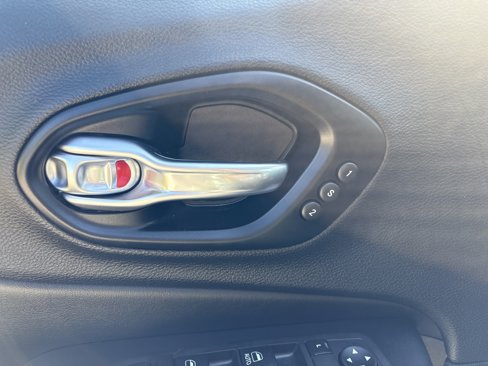 Certified 2021 Jeep Cherokee Limited image 21