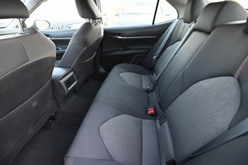 Used 2020 Toyota Camry LE image 9