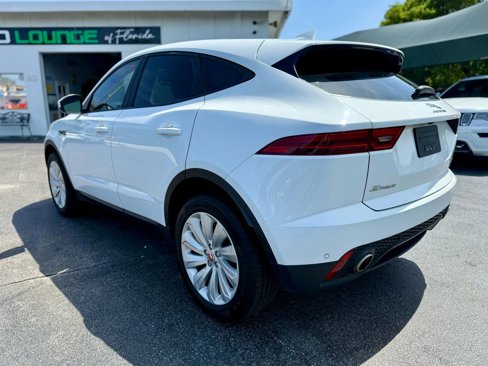 Used 2018 Jaguar E-PACE SE image 3