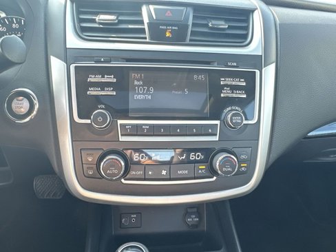 Used 2017 Nissan Altima 2.5 SL w/ Moonroof Package image 13