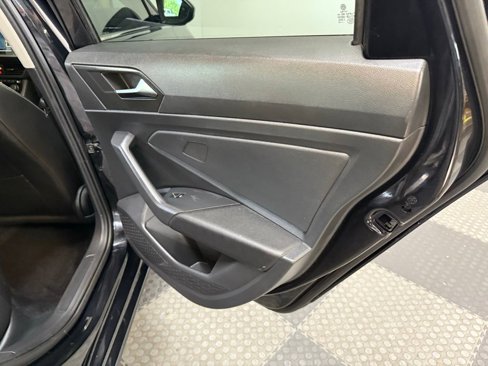 Used 2022 Volkswagen Jetta SE image 38