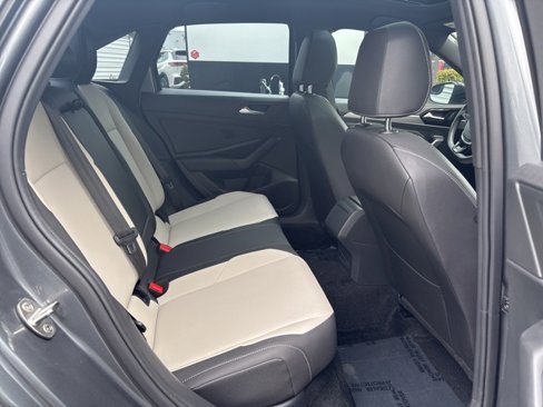 Certified 2021 Volkswagen Jetta R-Line image 9