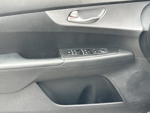 Used 2023 Kia Forte LXS image 10