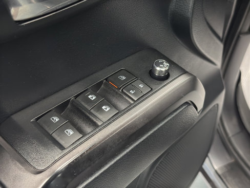 Used 2016 Toyota Tacoma TRD Sport image 15