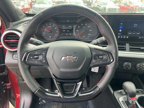 Used 2024 Chevrolet Trax RS w/ Sunroof Package image 16