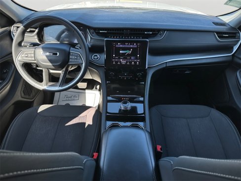 Used 2023 Jeep Grand Cherokee L Laredo image 16