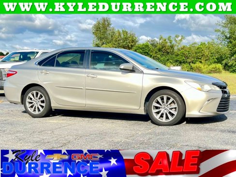 Used 2017 Toyota Camry XLE image 1