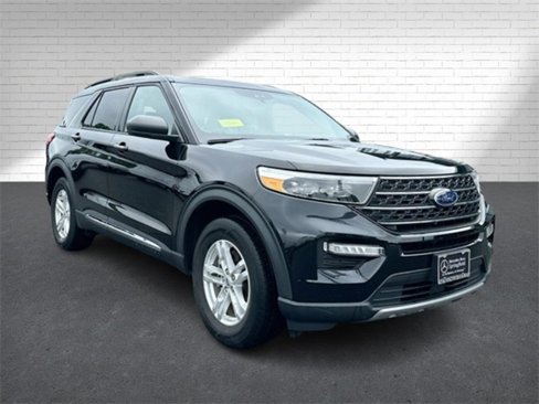 Used 2022 Ford Explorer XLT w/ Equipment Group 202A image 1